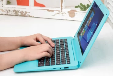 Mini Netbook - Bleu : Performance et Portabilité